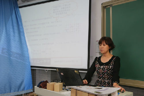 高中部举行2013年高考试题分析和高中教学建议交流研讨活动