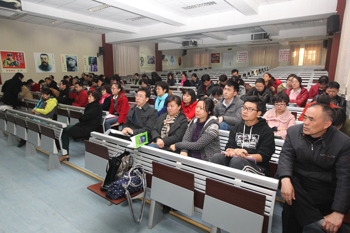 3月20日高中部召开教学工作交流会