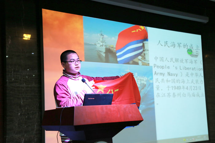 北京二十中学初二年级开展学生讲堂活动