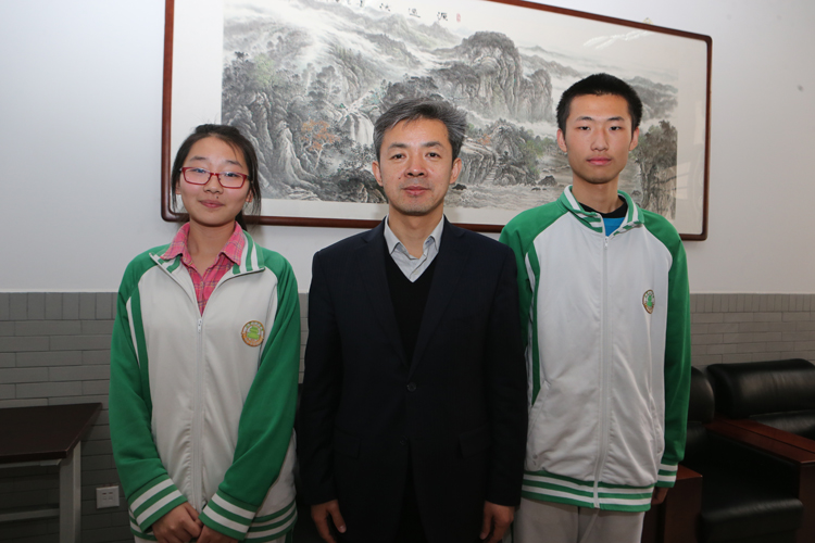 祝贺我校学生在北京青少年科技创新大赛（决赛）获得一等奖