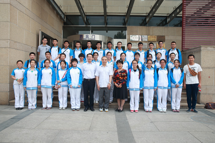 我校师生周末参加中科院“科学人讲坛”活动