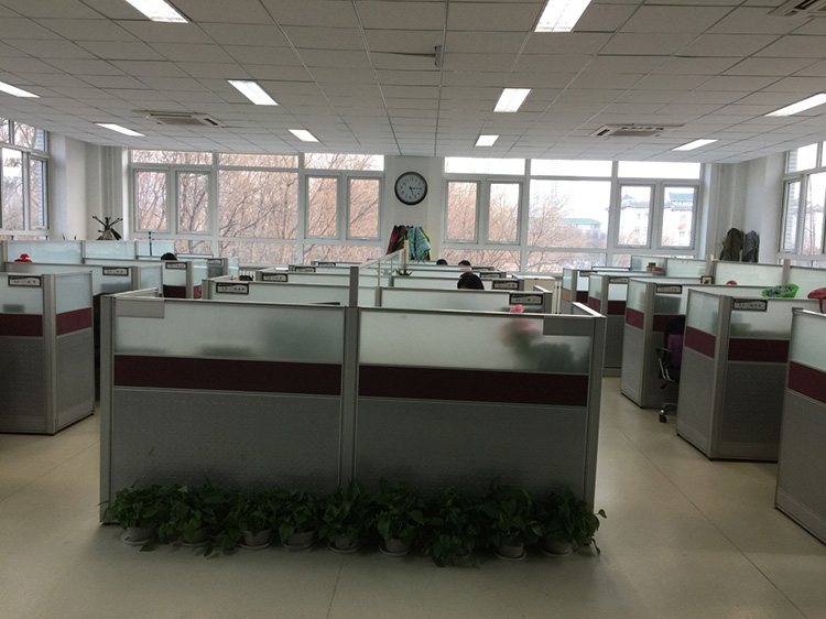 新学期新气象  高中部共同营造整洁和谐的环境