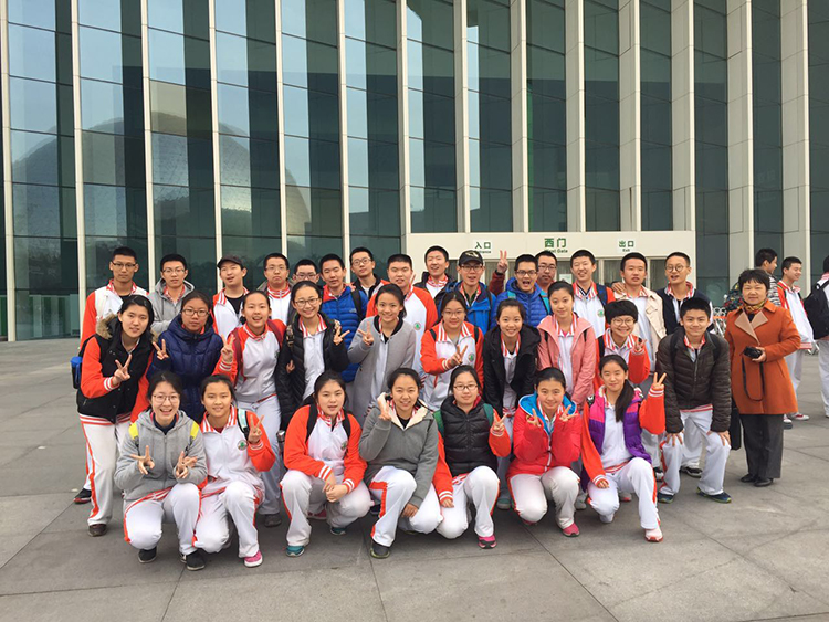 我校学生参加青少年生命科学学术科普报告会