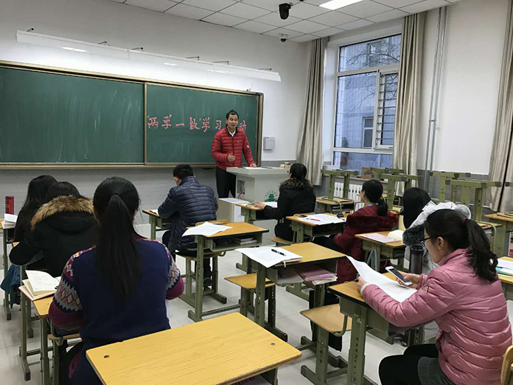 提高党员政治意识   积极开展“两学一做”学习活动
