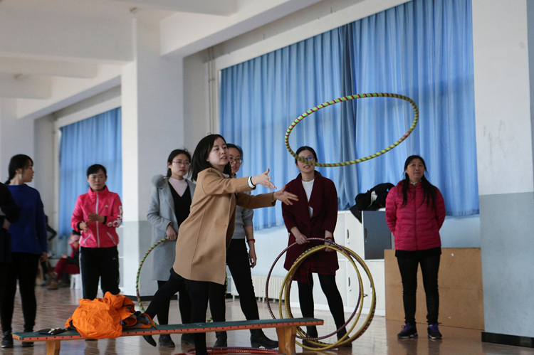 北京市第二十中学庆祝三•八妇女节体育活动