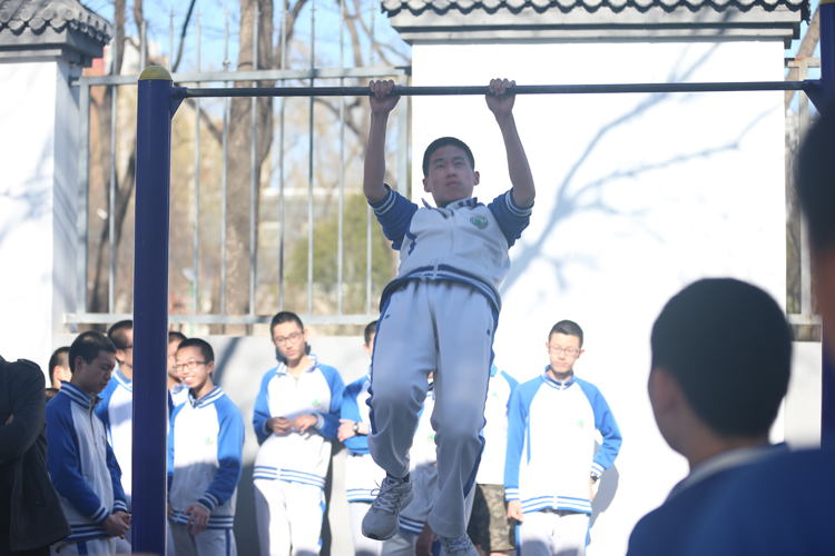 挥洒今朝汗水、创造明日辉煌——初三年级体育中考第一次模拟考试