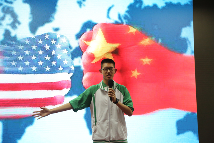 传承民族精魂,争做中国脊梁——记高二年级演讲比赛