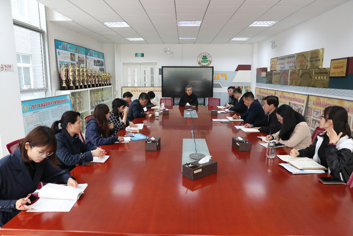 校党委召开党总支、党支部书记工作会