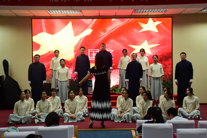 志揽中国梦 丹心照古今——高一年级“五月的鲜花”歌咏比赛