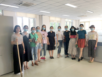 营造良好办公环境，党员带头争做先锋——北京市第二十中学高中部各党支部开展开学前的大扫除活动