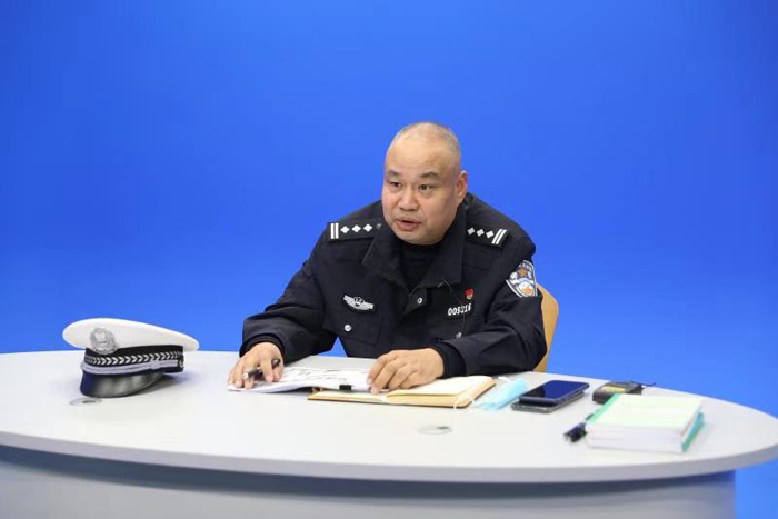 北京市第二十中学举办高一年级交通安全知识讲座​