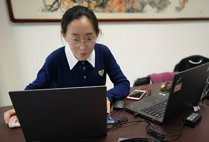 高中部召开“高三年级线上家长会”