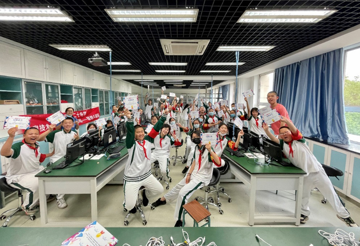 北京市第二十中学联想人工智能课程开课了