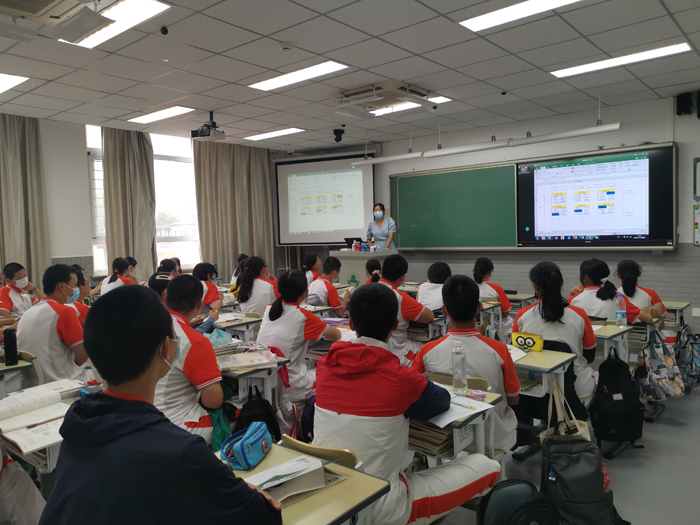 高一8班班会.jpg