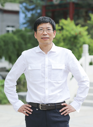 特级教师冯彦国（化学）
