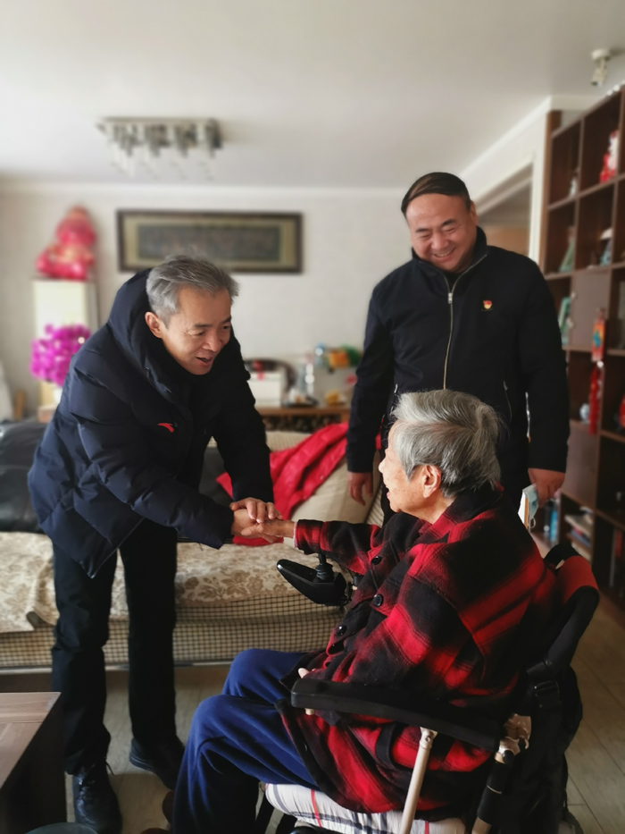 关怀心中暖，慰问情谊真——北京市第二十中学工会“两节”送温暖活动