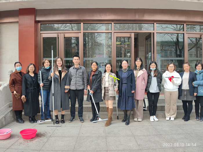 发扬雷锋精神，创建和谐校园——北京市第二十中学党委诚善党支部开展“学雷锋”志愿服务活动
