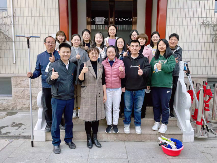 北京市第二十中学党委新民党支部开展“学雷锋”志愿服务活动