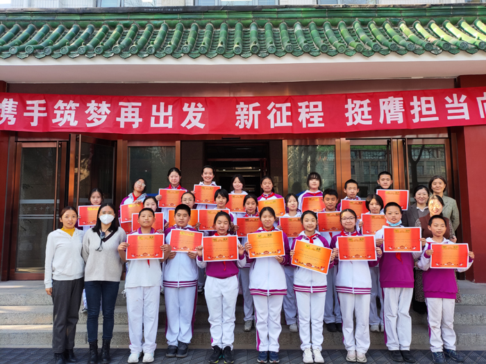 北京市第二十中学初一年级开展“Voice of youth”英文歌曲配音风采展示活动