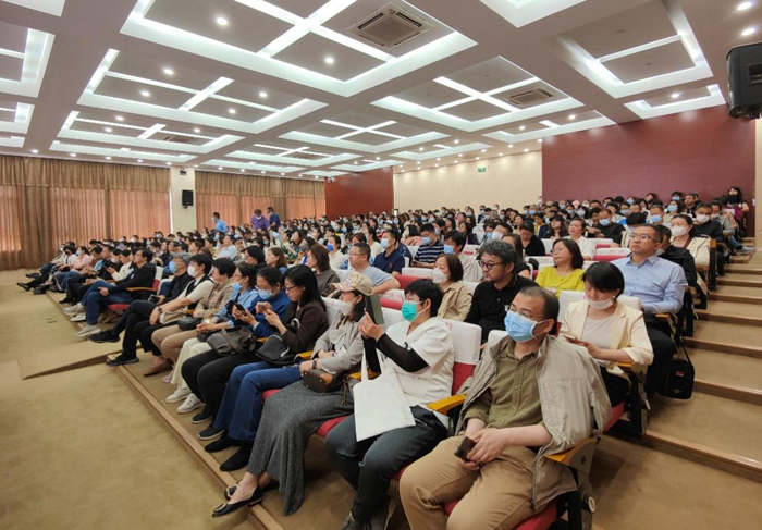 “家校携手 履职担当 共育脊梁”——北京市第二十中学高一年级家长会成功召开