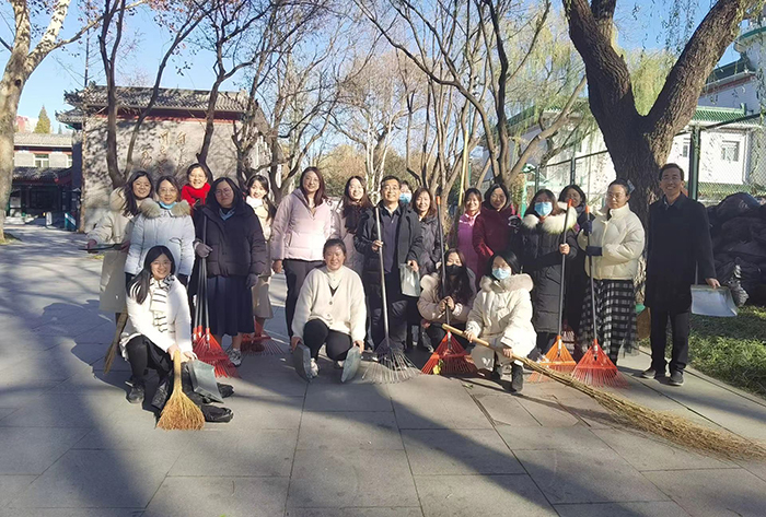 秋日服务，温暖你我——记高一党支部扫落叶志愿服务活动