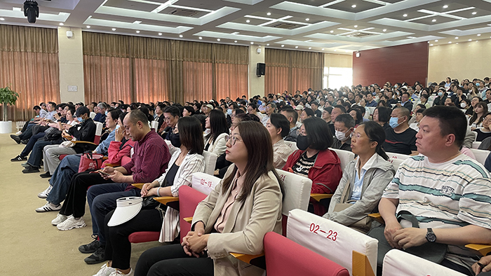 双向奔赴，共育未来—高一年级期中家长会