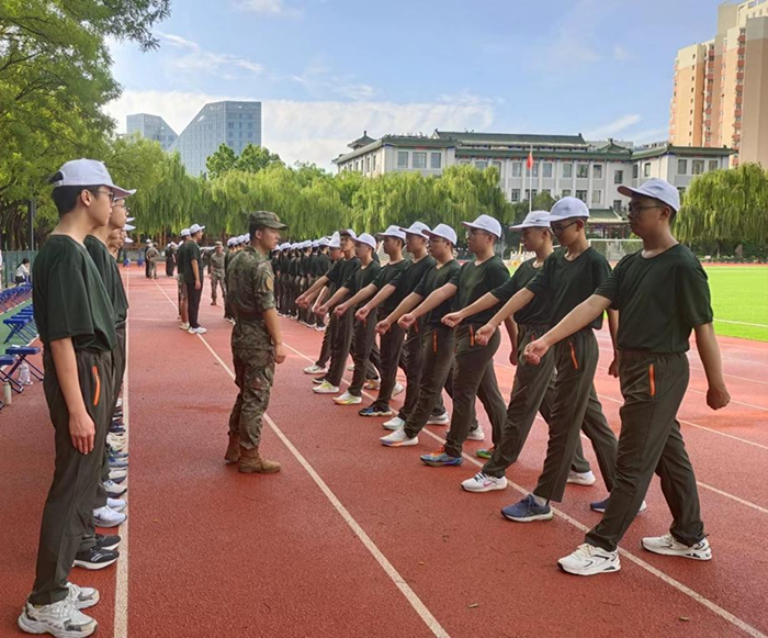 汗水歌声交织，青春旋律回响——我校2024级高一年级新生军训纪实