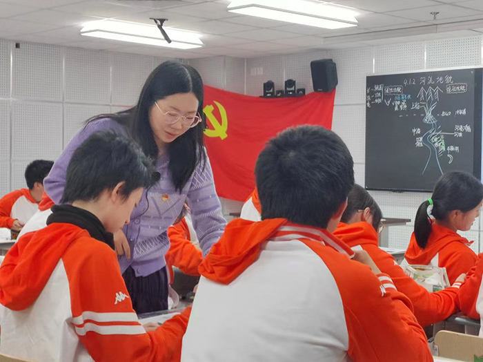 党员引领示范，点亮每一节课堂——新都高一党支部党员示范课