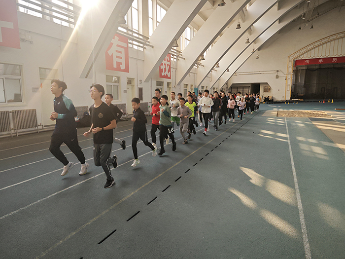 “奔跑吧！脊梁少年”——我校举办第二届田径项目冬训营活动
