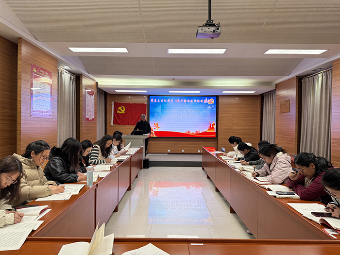 立足岗位践初心，追“锋”行动在路上——初一党支部主题党日活动
