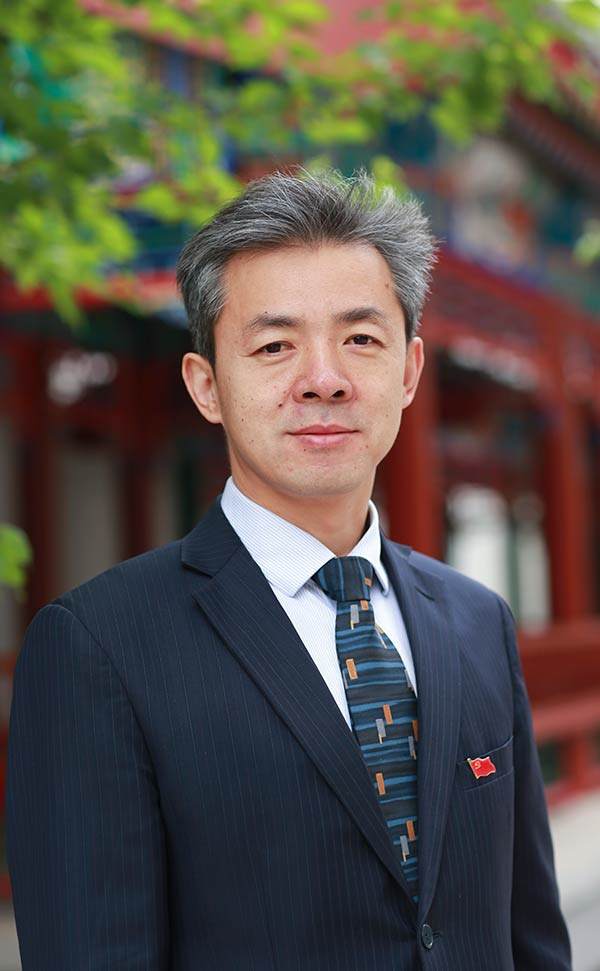 正高级校长陈恒华