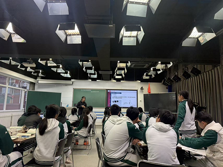 初中部物理教研室跨学科主题研究课：设计恒温电热杯