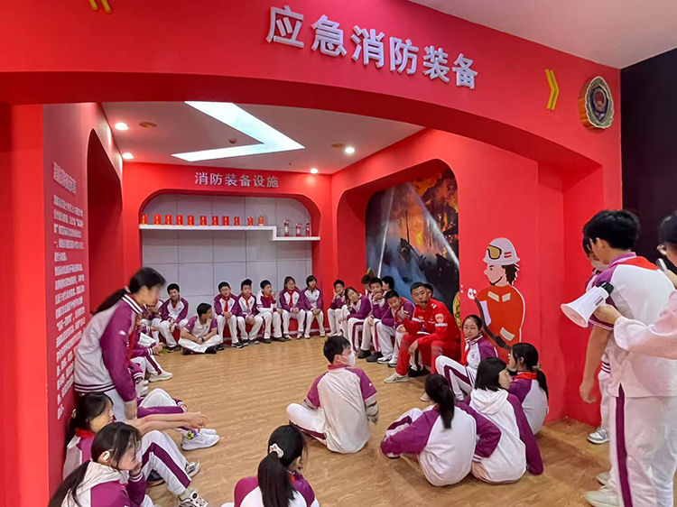 以安全为名，学应急技能——初一年级西红门应急安全教育基地实践活动